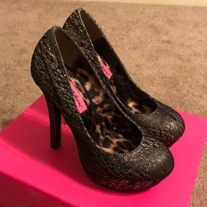 Betsey Johnson Pumps